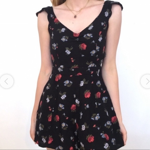 American eagle floral ruffle sleeve romper - Picture 10 of 13